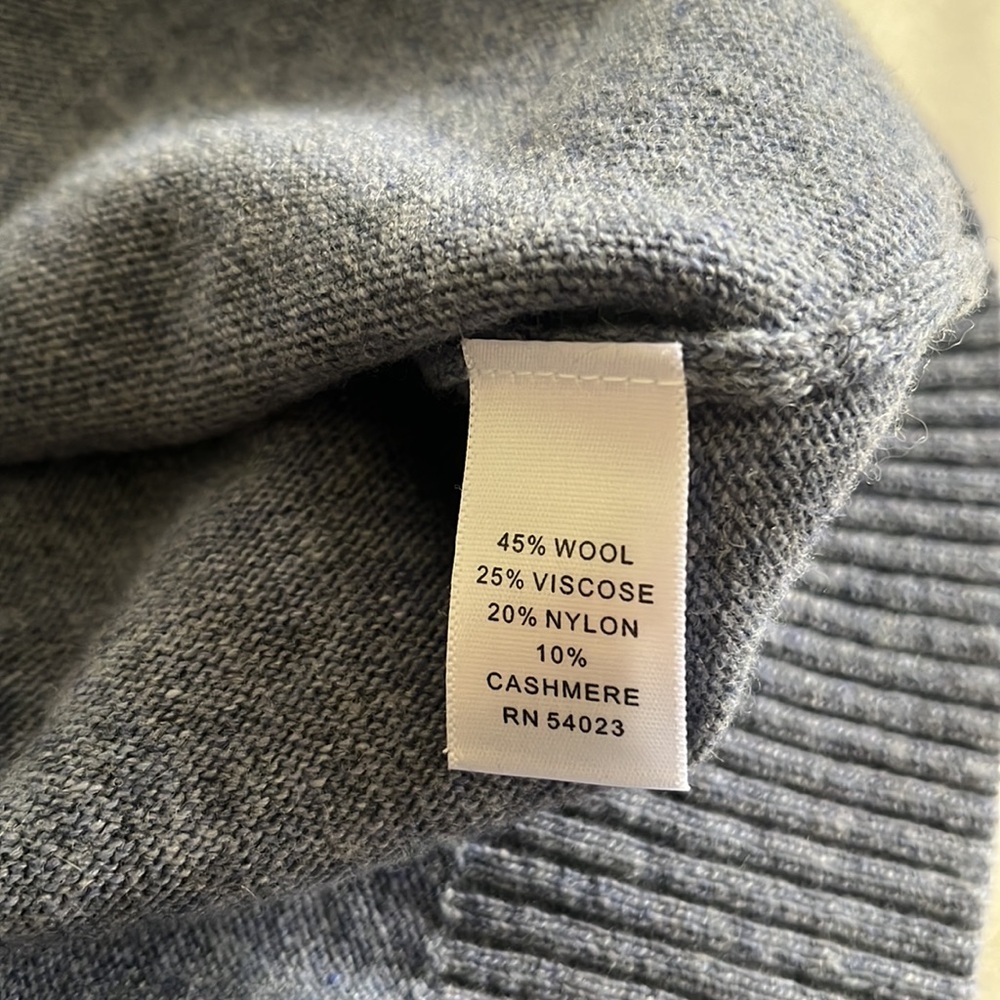 Banana Republic Italian Yarn Blue Women's Cardigan Size Large - Picture 6 of 9
